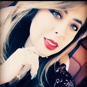 Meet your Posher, Araceli